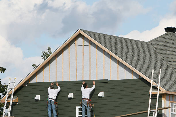 Professional Siding Contractor technician working in Linthicum Heights, MD